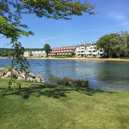 111 Water Street Inn Boyne City Exteriör bild
